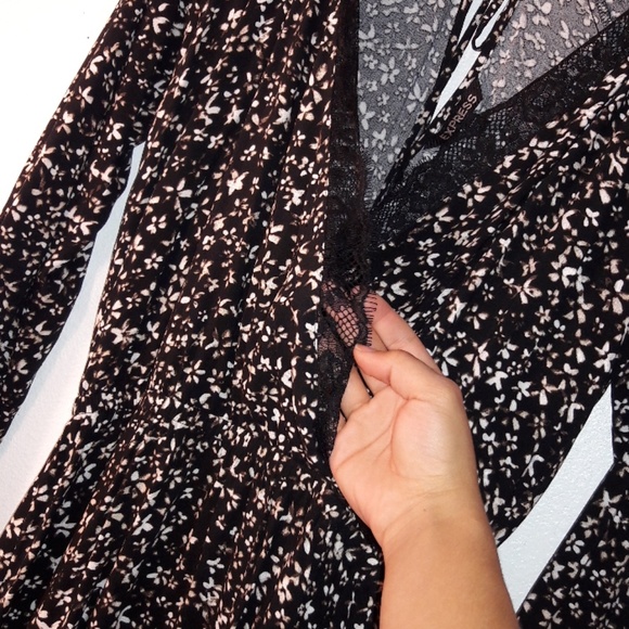 Floral Flowy Dress - Picture 2 of 4